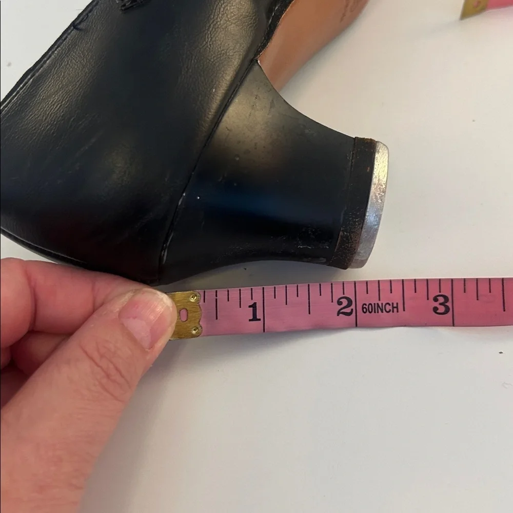 Capezio Girls Black Closed Toe Ankle Strap‎ Kitten Heel Tap Dance Shoes Size 8W